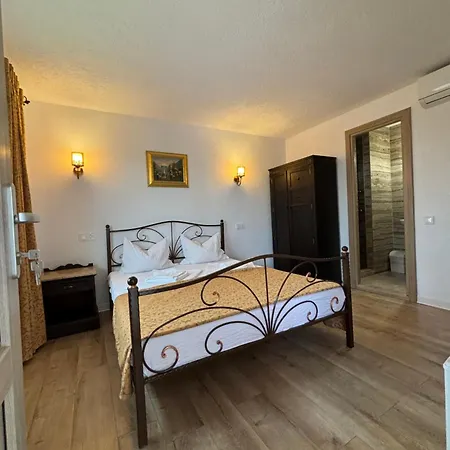 Casa Di Antoni Pensiune *